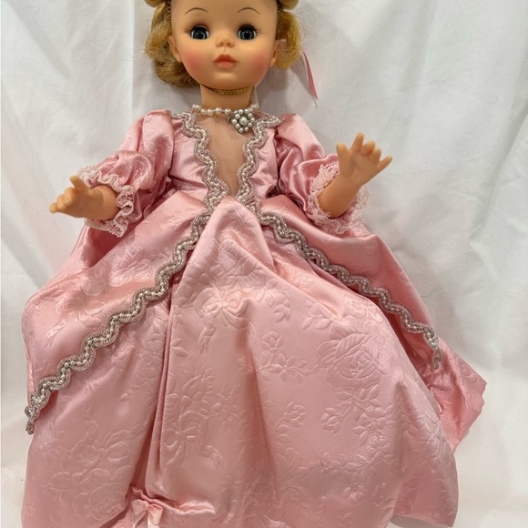 Madame Alexander “princess “ 1527” 13 inch doll . Original box included. - Picture 6 of 6
